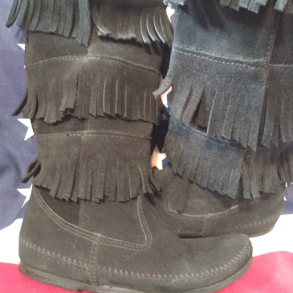 minnetonka boots
